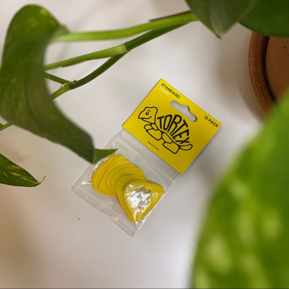 Dunlap Tortex Standard .73mm Guitar Pick Yellow, Pack of 12 New - Picture 2 of 8